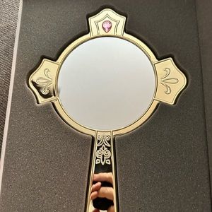 Jeffrey Star pink religion